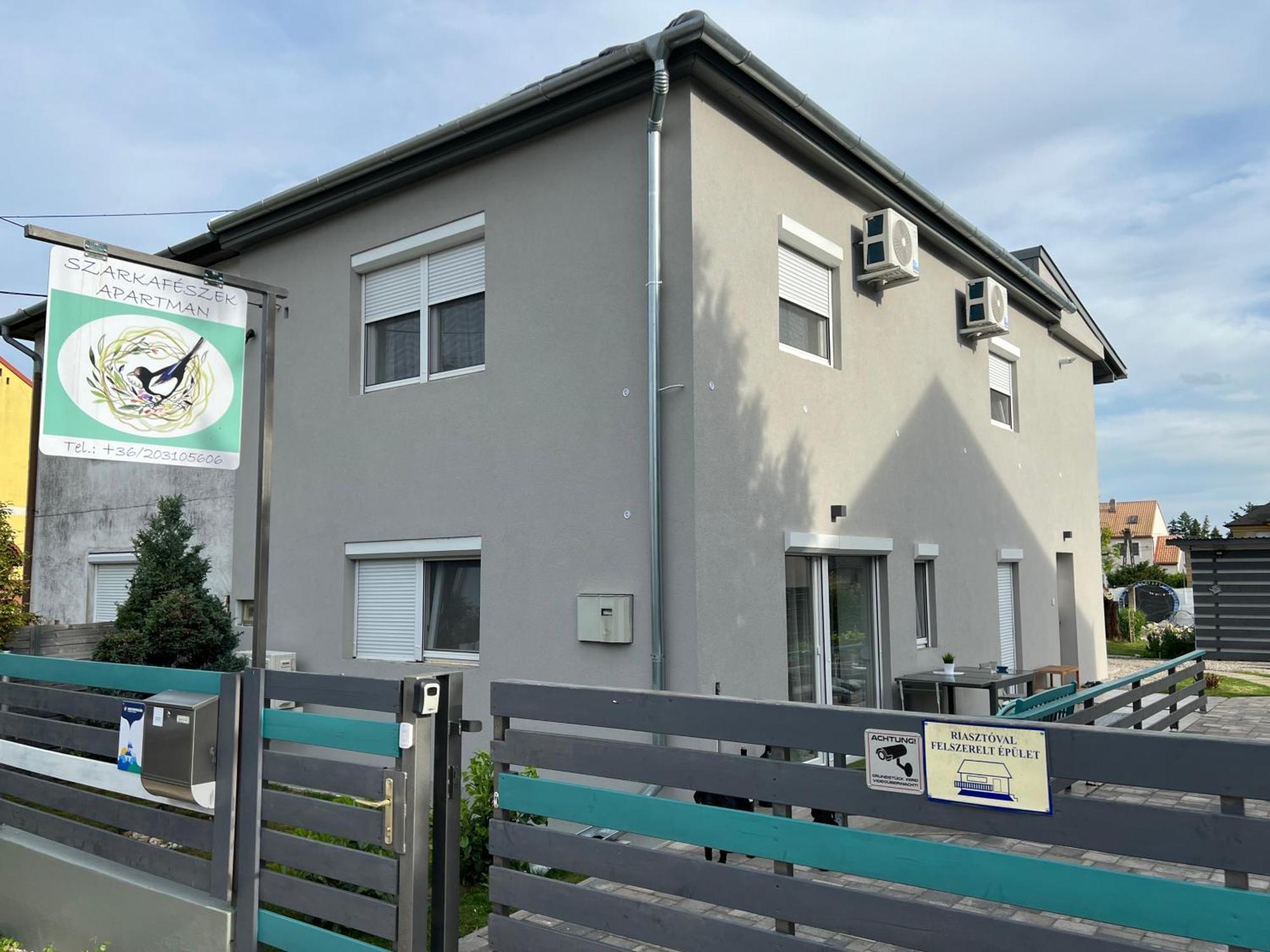 Szarkafeszek Hotel Keszthely Exterior photo